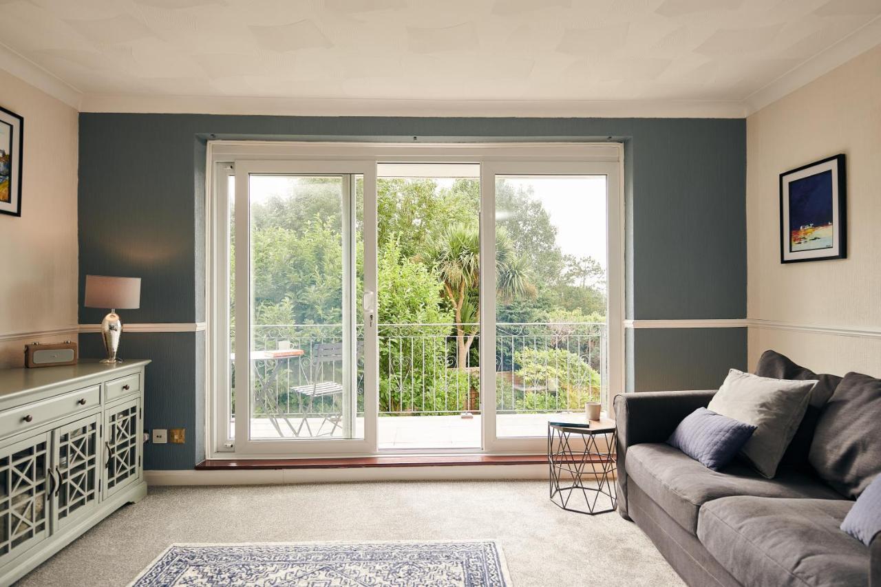Sea Gem- Beautiful Family Home With Stunning Sea Views & Garden テンビー エクステリア 写真