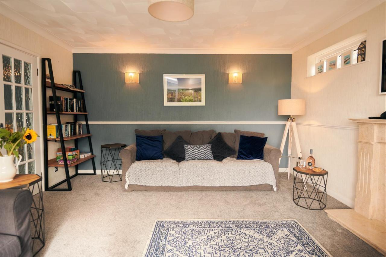 Sea Gem- Beautiful Family Home With Stunning Sea Views & Garden テンビー エクステリア 写真