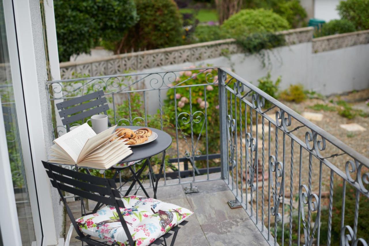 Sea Gem- Beautiful Family Home With Stunning Sea Views & Garden テンビー エクステリア 写真