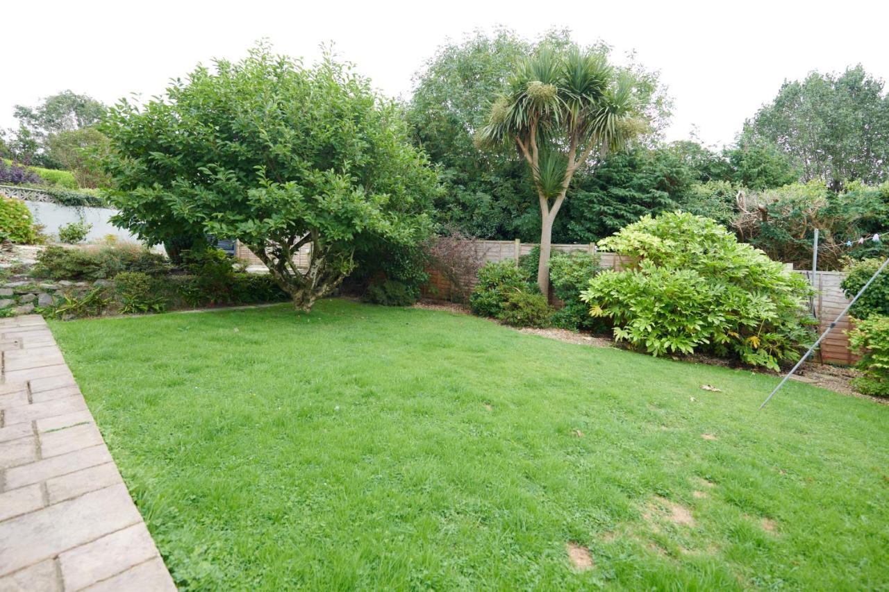 Sea Gem- Beautiful Family Home With Stunning Sea Views & Garden テンビー エクステリア 写真